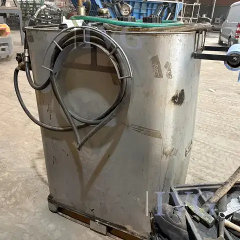 मोबाइल डीजल ईंधन स्टेशन SCHÜTZ