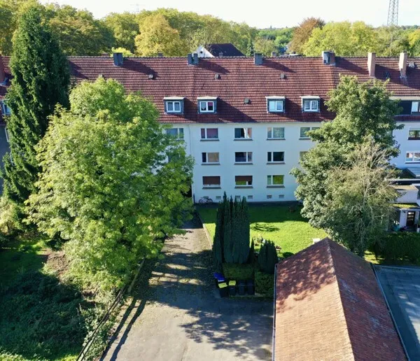 Gepflegtes Mehrfamilienhaus mit 15 Wohneinheiten, Garagenhof und Mietsteigerungspotenzial