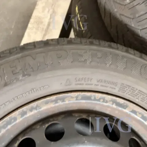 Sett med vinterdekk SEMPERIT