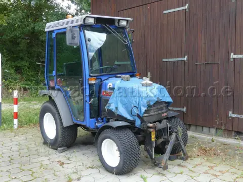 1 tractor compact ISEKI 2125 AHL *defecțiune motor *parțial demontat