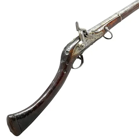 Steinschlossgewehr Jezail, Indien, aptiert, goldfarbene Einlagen, Ostindien-Kompanie-Schloss „1816“