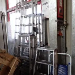 Aluminium folding step ladder