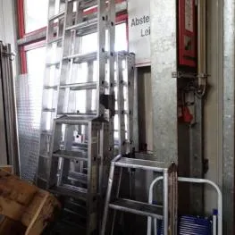 Aluminium folding step ladder