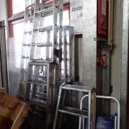 Aluminium folding ladder