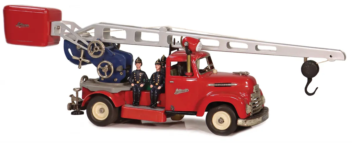 SCHUCO – Brandweerwagen met draailadder en haak