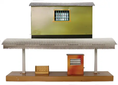 MÄRKLIN – Voie 0 : Halle de quai avec banc et maison de garde
