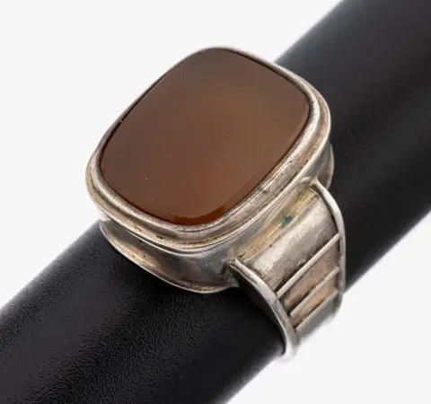 Bague Art déco en agate, années 1930, argent poinçonné, tête de bague ouvrable, couvercle