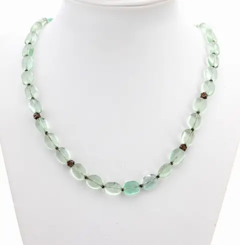 Collier en fluorite, Idar-Oberstein, vers 1920, fluorites ovales, maillons intermédiaires et