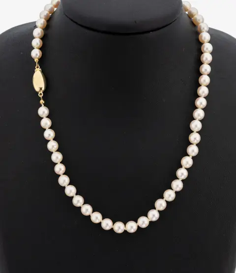 Collier de perles avec fermoir en or 14 ct, or jaune 585/000, perles de culture Akoya, diam. env. 6,4-6,9 mm