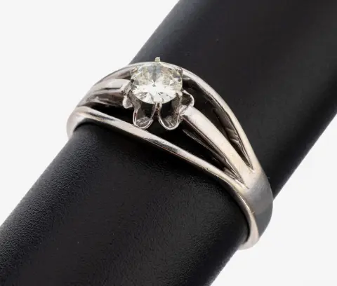 Bague diamant or 14 kt, or blanc 585/000, tête de bague ajourée, diamant env. 0,25 ct
