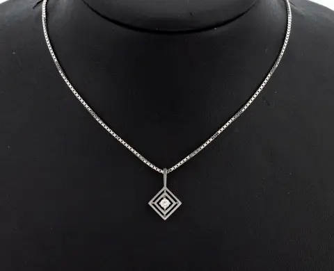 18 kt gouden briljant hanger, witgoud 750/000, vierkant opengewerkt, verhoogde zetting