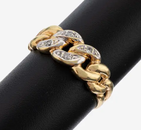 14 kt gouden diamanten ring, YG 585/000, ringkop opengewerkt in kettingstijl, 4 8/8-