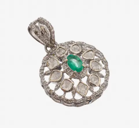 Smaragd-diamant hanger, gekeurd zilver, ronde beweegbare ophanging, opengewerkt, centraal