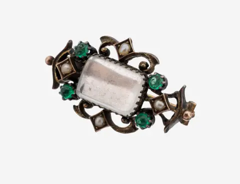 Kleursteen-parel broche, rond 1900, zilver gekeurd, centraal kussen maansteen cabochon, 4