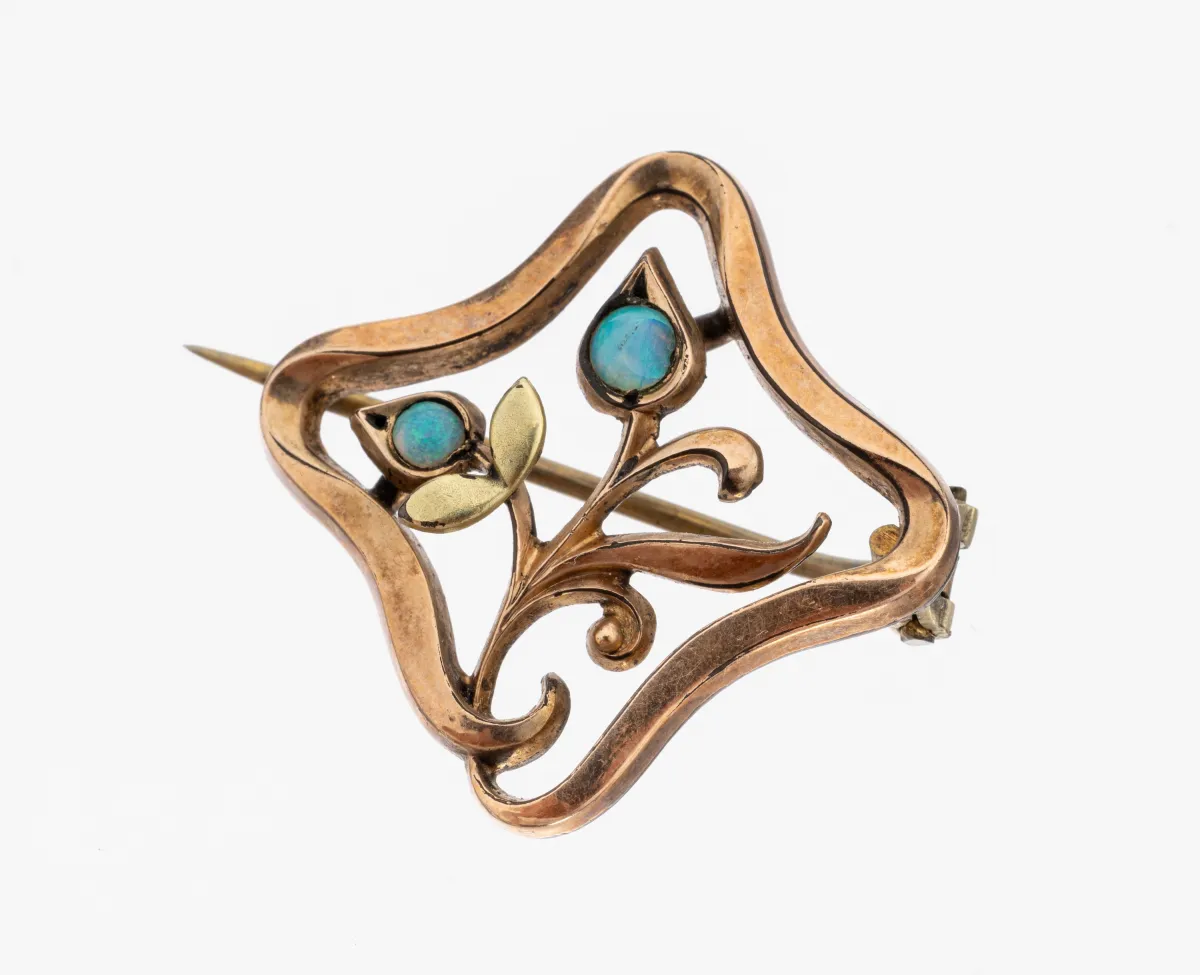 Jugendstil Opal-Brosche, um 1900, Metall verg., florales Dekor, 2 kl. runde Opal-