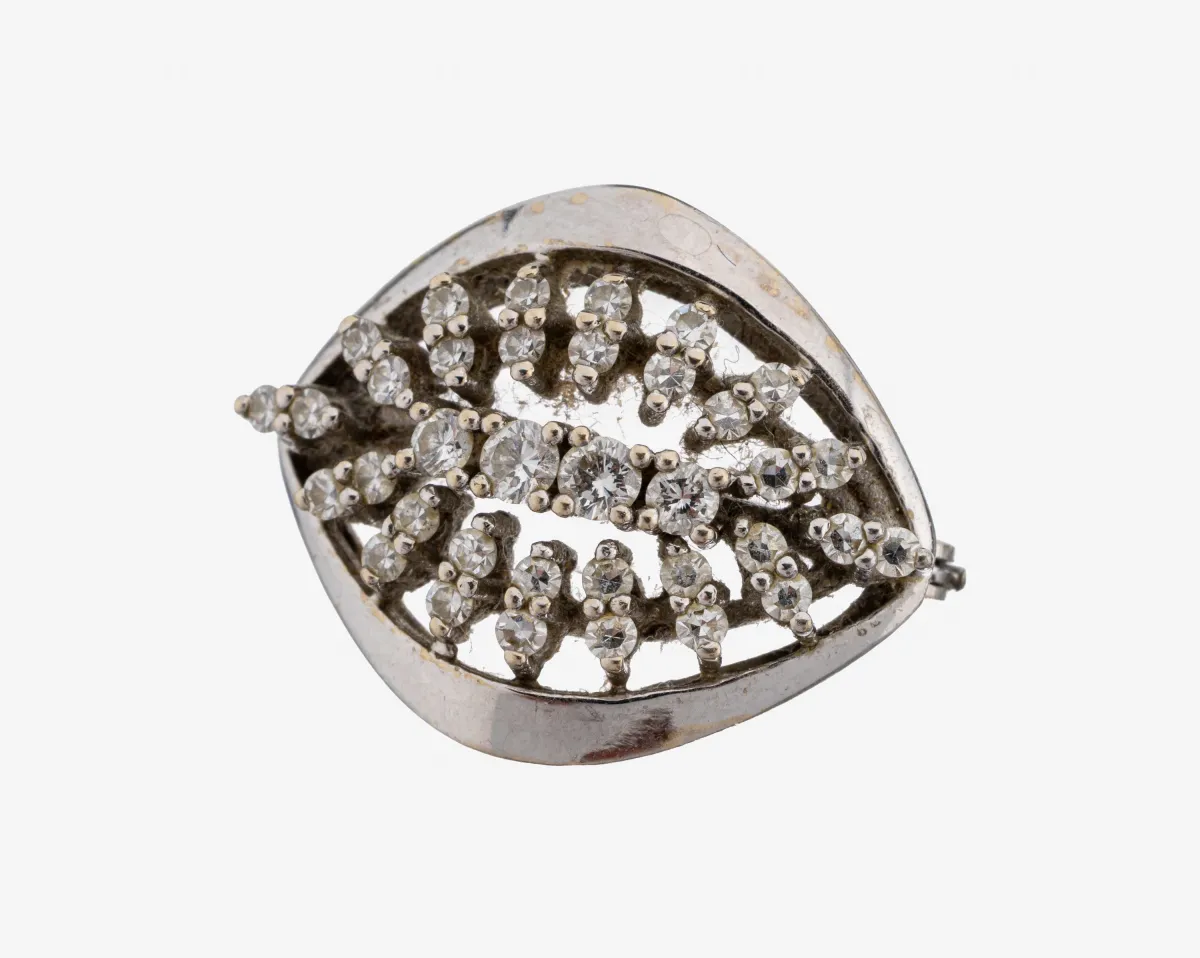 14 kt gold diamond brooch, WG 585/000 hallmarked, 4 brilliants and 32 8/8 diamonds total