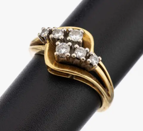 Bague diamant en or 14 kt, or jaune/blanc 585/000, 6 diamants sertis en or blanc total env. 0.30 ct