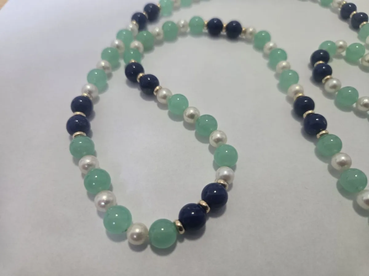 Dlouhý náhrdelník z perel a chrysoprasu (cca 120 cm)