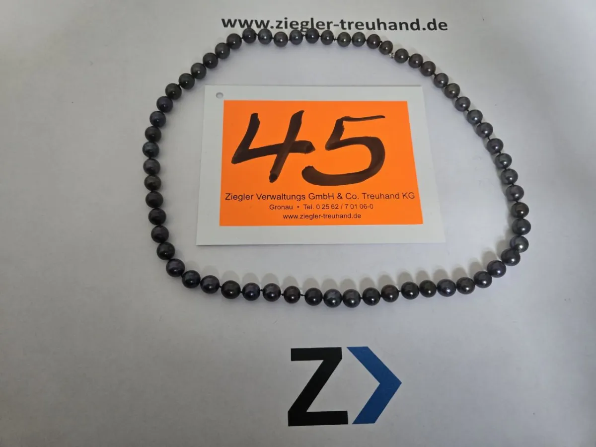 Šňůra perel (60 černých pěstovaných perel)
