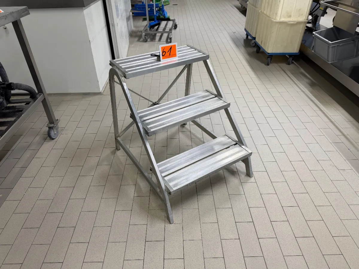 Aluminium step ladder (2-step)