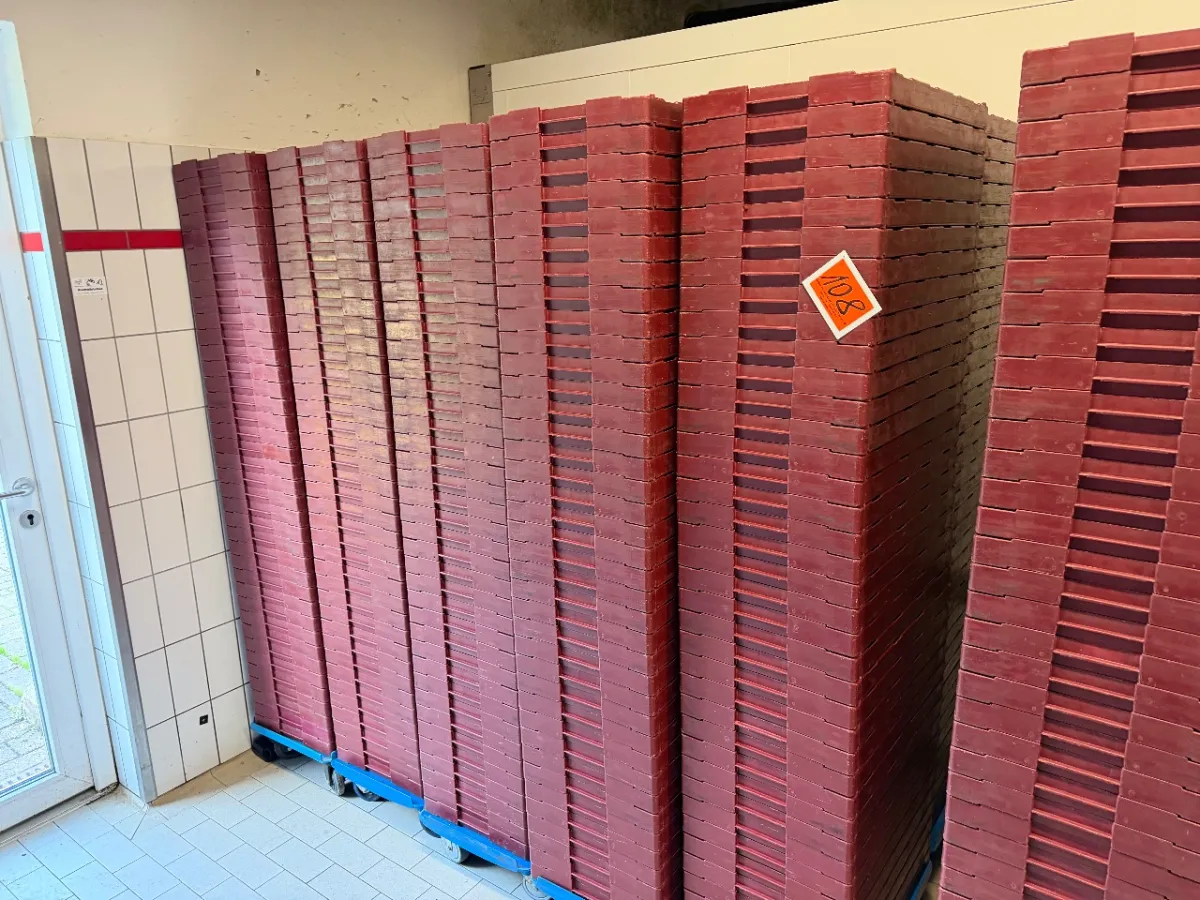Partij planken (10x 38 planken)