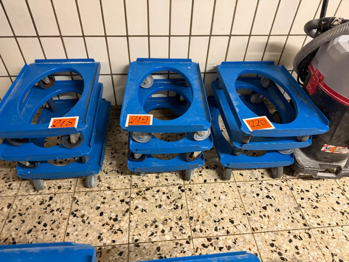 Partia ruchomych podstaw (3 sztuki)