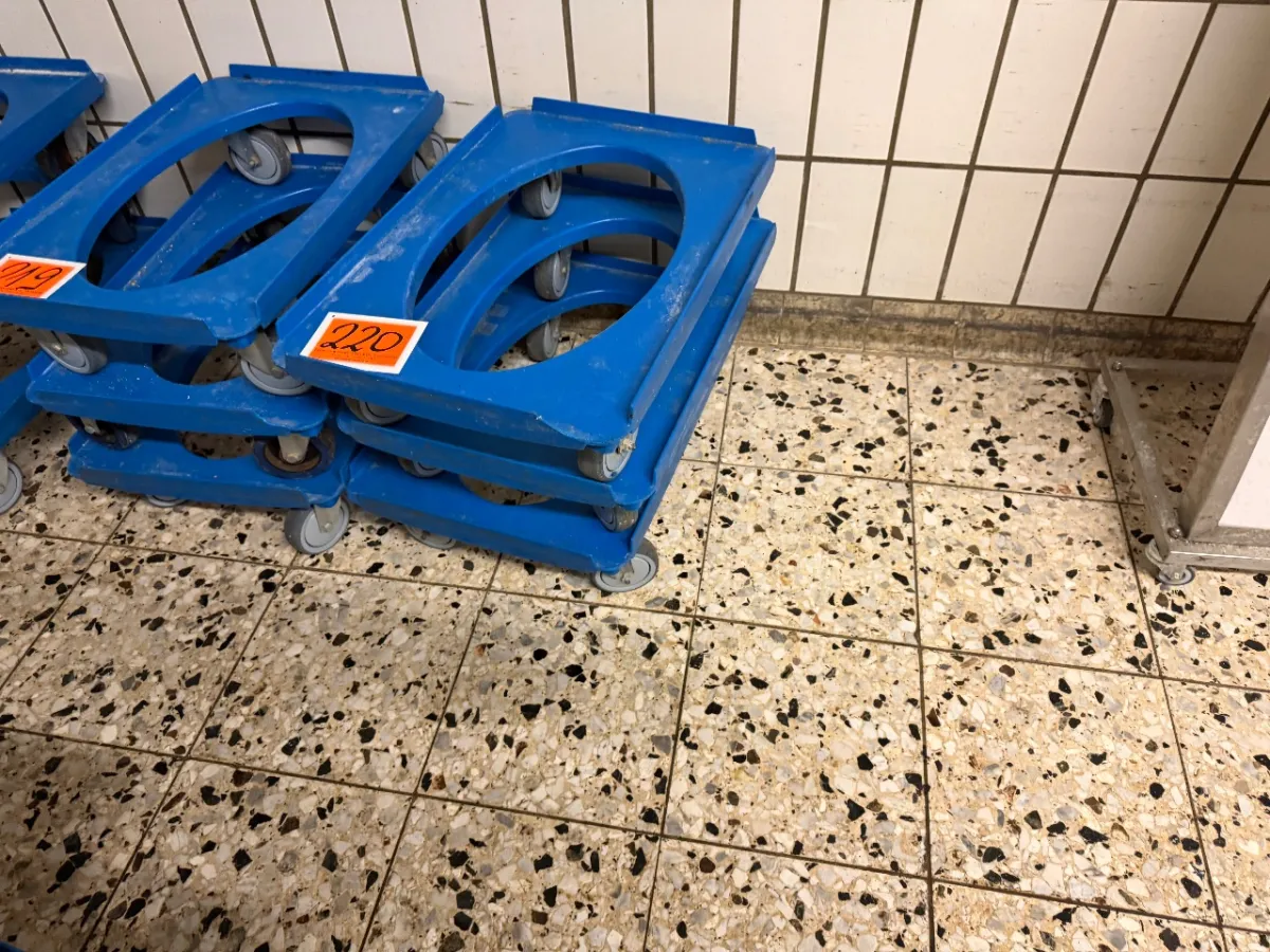 Partia ruchomych podstaw (3 sztuki)