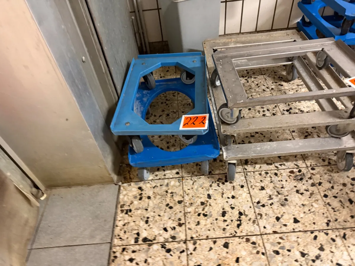 Partia ruchomych podstaw (2 sztuki)