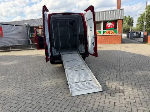 Bestelwagen (met inrichting + achterklep)