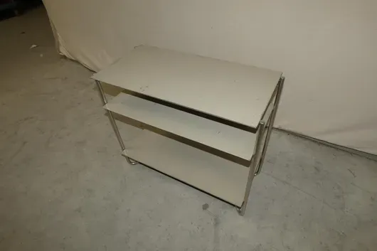 Приставной столик