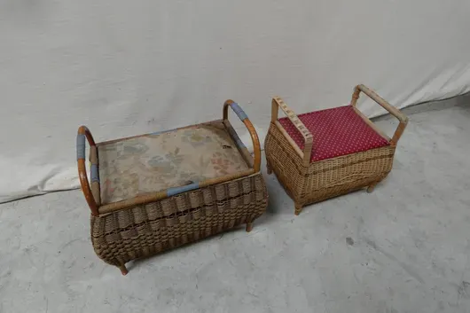 2x proutěná truhla