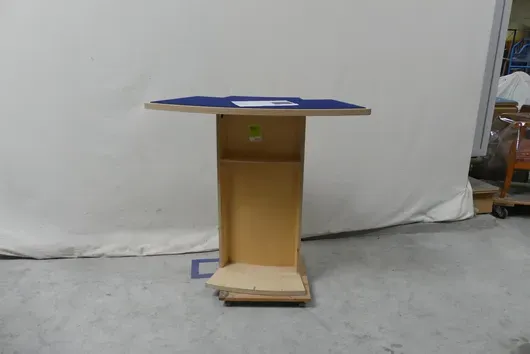 Rekvizita: stojan