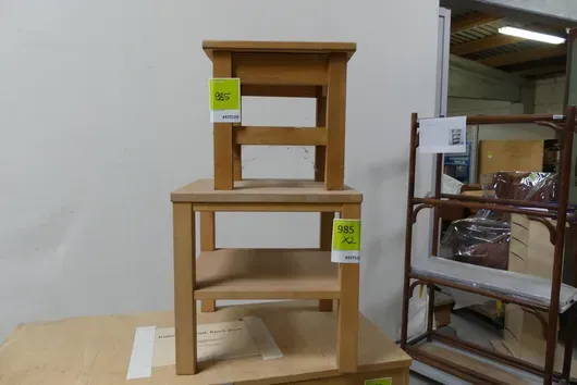 2x Hocker/Beistelltisch