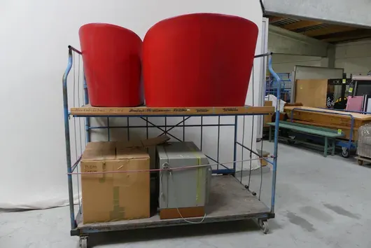 2x Sessel und Divers