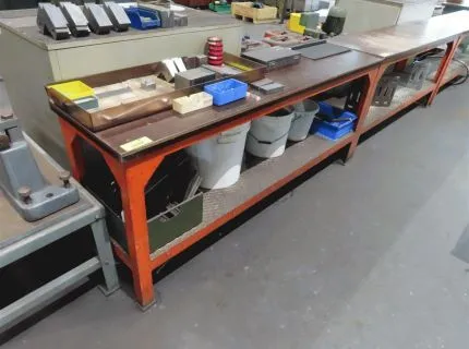 1 work table, approx. 200 x 50 cm