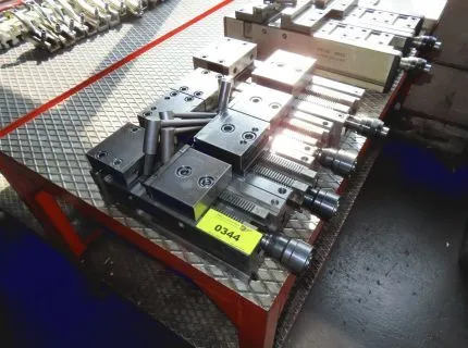 4 machine vices, 3 x 110, 1 x 130