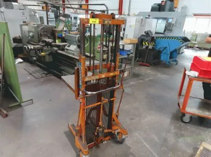 1 transpalette à plateau, fabr. : Almocar, type : VSS, capacité 500 kg