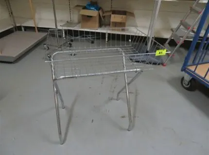 1 dump bin/wire basket stand, approx. 0.40 m x 0.80 m, chrome frame