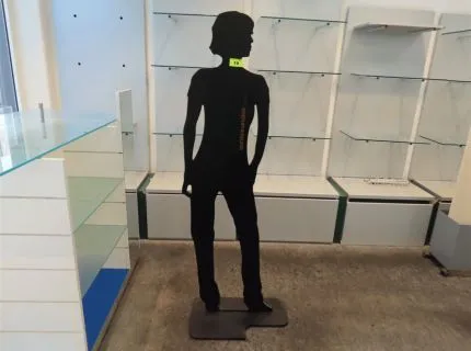 1 metal shop window figure, female, silhouette, approx. 1.70 m, black