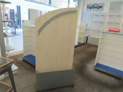 1 sales display with metal hooks, approx. 0.80 m x 0.20 m and approx. 1.70 m high, grey/beige, mobile, metal/wood