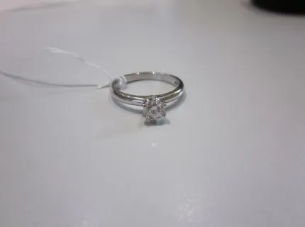1 ring with diamond solitaire, white gold 750/000, approx. 0.54 ct fine white/si, with expertise. Ref.: 014.0125
