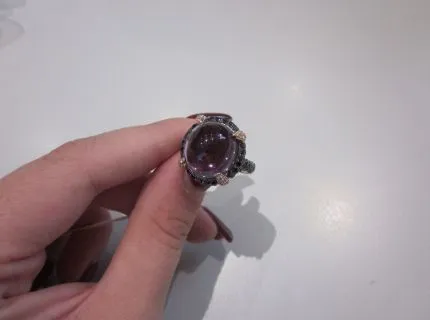 1 Ring mit Amethyst, Diamanten und Brillanten, RG 750/000 z. T. geschwärzt. Ref.: 086.0189