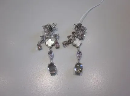 1 paire de boucles d'oreilles avec morganites, améthystes et brillants, or blanc 750/000. Réf. : 764.0498