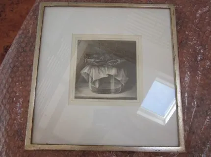 1 Bild im Rahmen mit Glas und breitem Passepartout, Motiv: Krebs auf Einweckglas, vom 27.06.1985, ca. 29,00 x 30,00 cm
