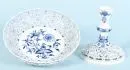 Tafelaufsatz "Schwerter Meissen" – Porzellan, handbemalt, Dekor "Zwiebelmuster, kobaltblau", florales Durchbruchdekor, Rundfuß, Balusterschaft, runder…