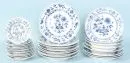 Plates, 32 pieces "Stadt Meissen" – Porcelain, hand-painted, blue onion pattern, wavy rim, D= 15.5-25 cm, incl. dinner and soup plates,…