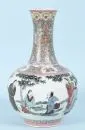 Vaas – Porselein, handbeschilderd, balustervormig lichaam met figuren, slanke hals met rijke ornament- en bloemversiering, H= 39…