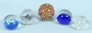 Presse-papiers, 5 pièces – verre incolore, divers décors inclus, ronds, H= 7-9 cm