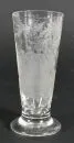 Trinkglas – farbloses Glas, umlaufend geschliffenes Landschaftsmotiv mit Jagdgesellschaft, Rundfuß, konischer Kelch, H= 17,5 cm;