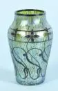 Vase – verre incolore, couche couleur miel, paroi irisée aspect nacre, décor floral en argent (légèrement frotté), H= 12,5 cm